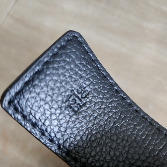 Beautiful GG Belt black leather with gold metal hardware - Picture 6 of 10